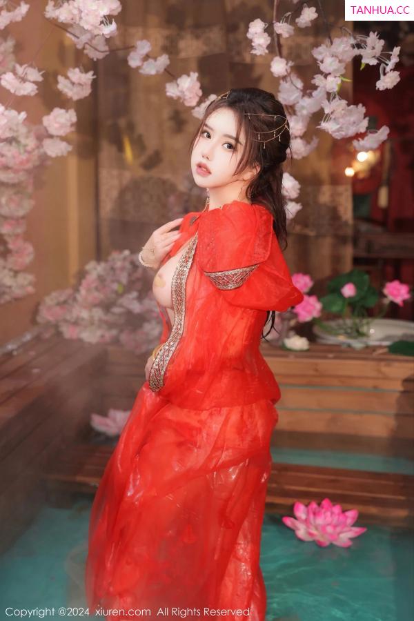   [XiuRen]高清写真图 2024.02.27 No.8146 小薯条nienie 性感美腿第59张图片